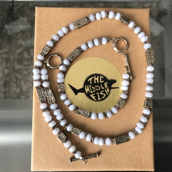 Unknown Jewelry - Beautiful Necklace & Bracelet Set. Silver Beads & Light Blue Stones